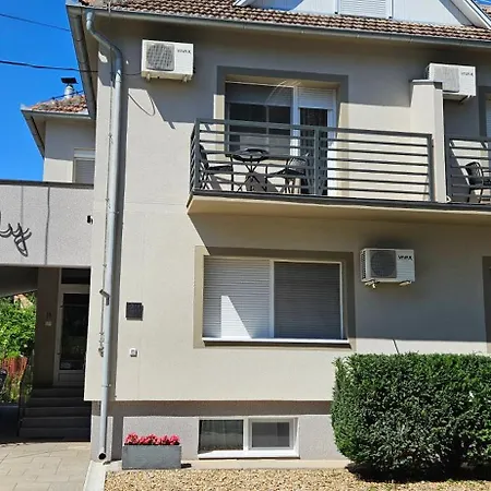 Family فندق مبيت وإفطار 2*