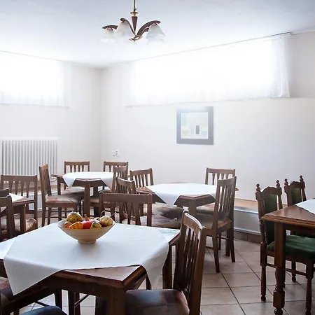 Family فندق مبيت وإفطار 2*